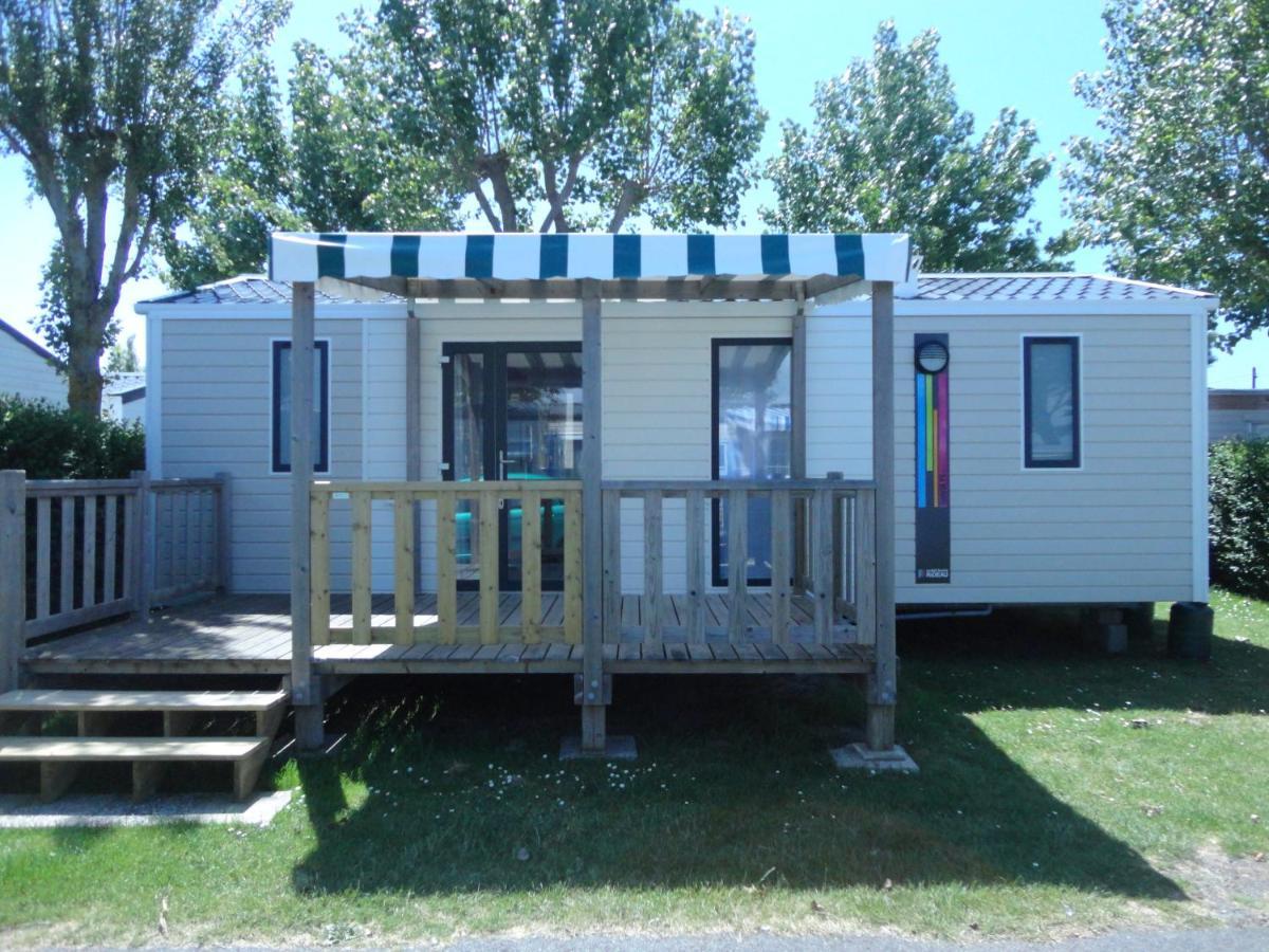 Camping La Plage Сент-Илер-де-Рие Екстериор снимка